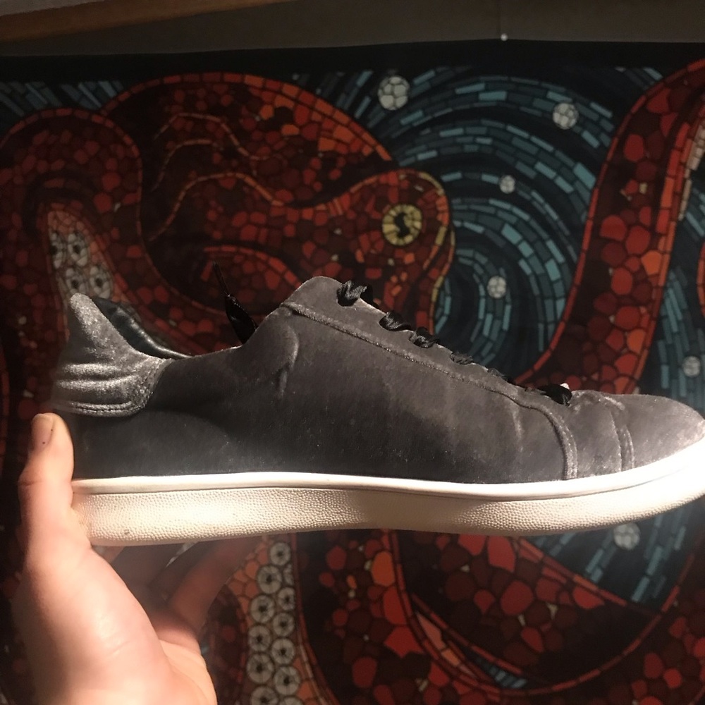 Designer velvet sneaker sz 9